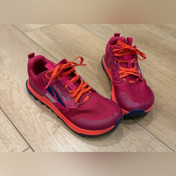 Altra Lone Peak Women’s 8.5 Trail Running Shoes Pink Orange EUC - Picture 2 of 10